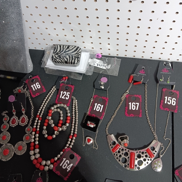 $5 Paparazzi Accessories buckle n lead free. Brand new in different metals - Picture 2 of 4